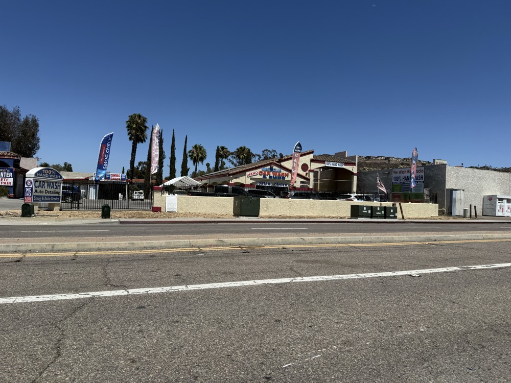 Magnolia Car Wash on Magnolia Ave in Santee, seen from the street